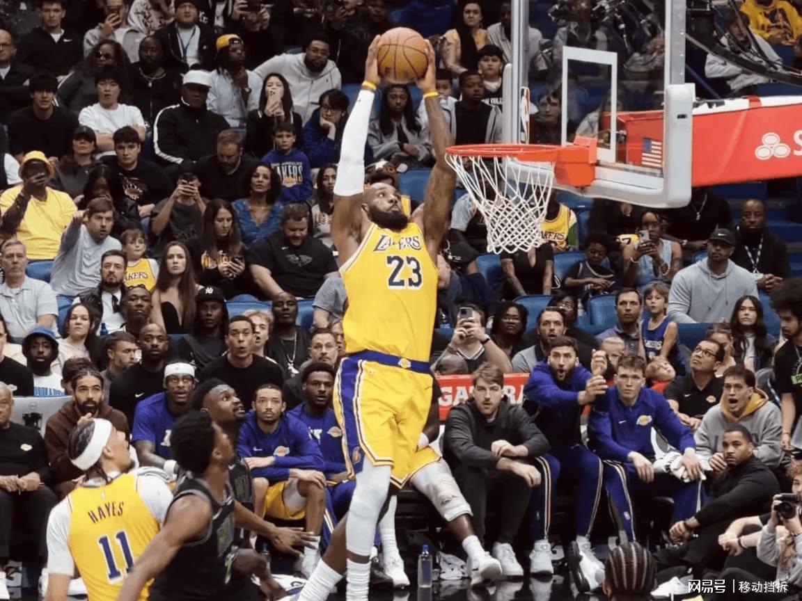 10分+11分+10分！湖人之所以能取得三连胜，离不开老詹的末节表现